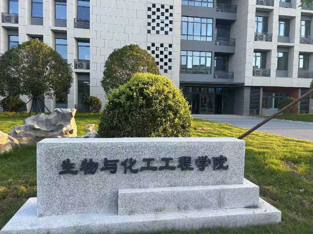 银川市扬州职业大学体育场高杆灯项目